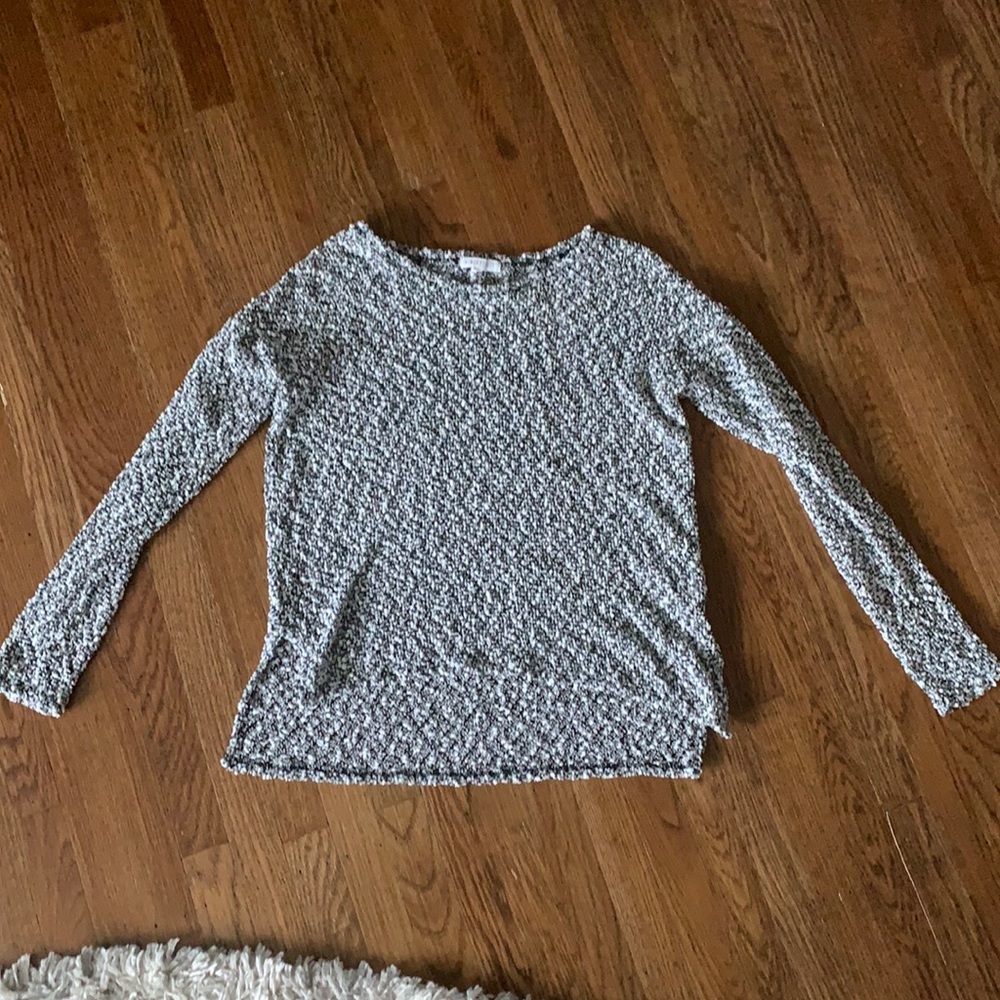 Aeropostale black and white thing sweater